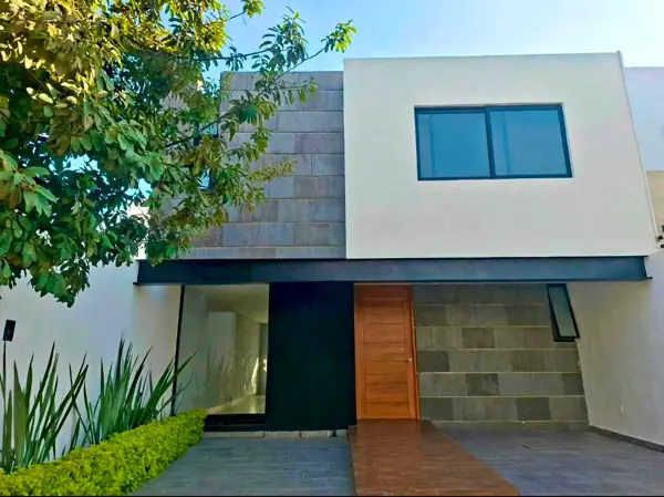 CASA EN RENTA EN SIERRA NOGAL | CERCA DE IBERO, SUBIRÉ Y CHRISTUS MUGUERZA