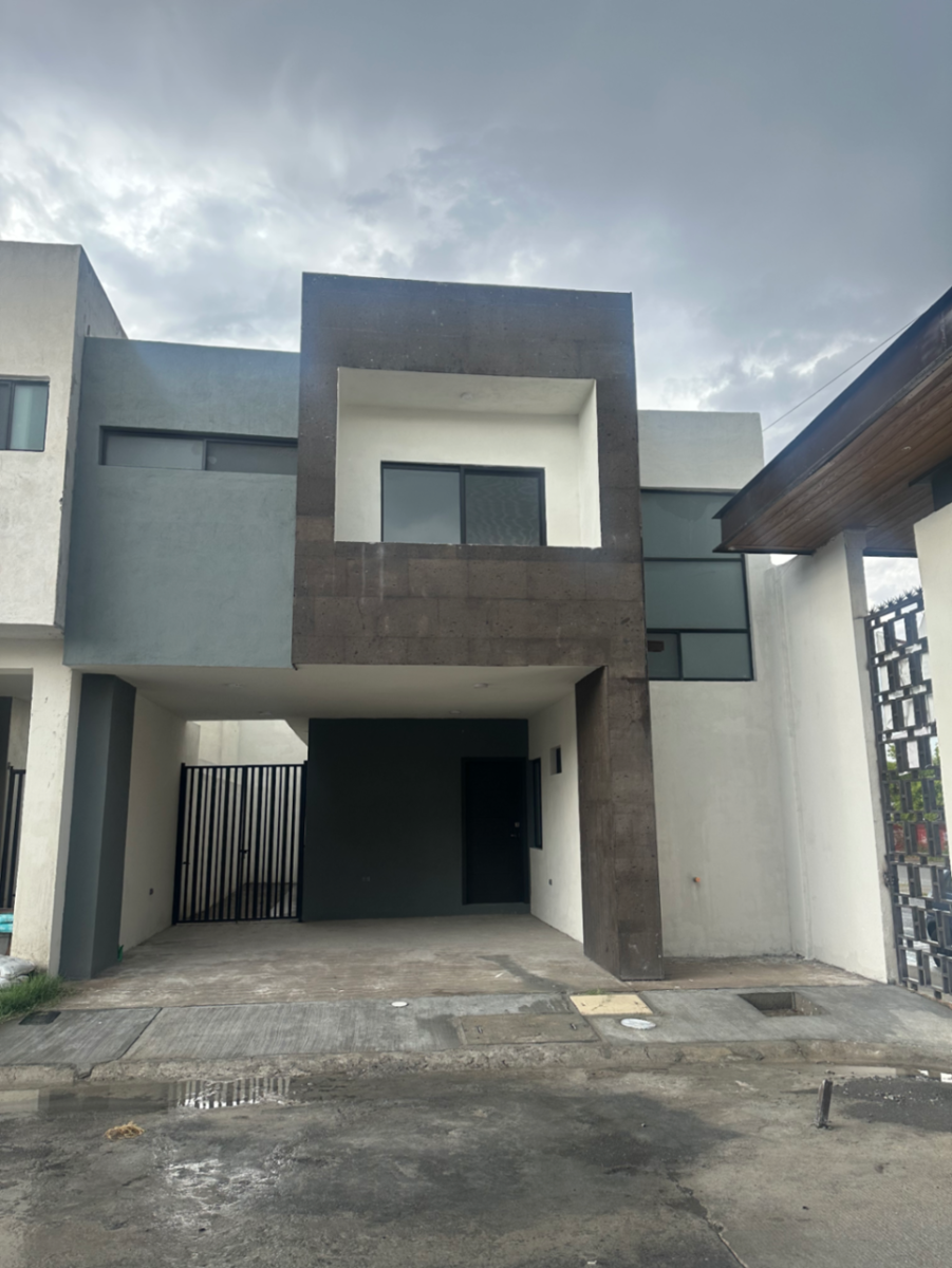 Casa en venta en Las Praderas, Saltillo — foto 1 de 12