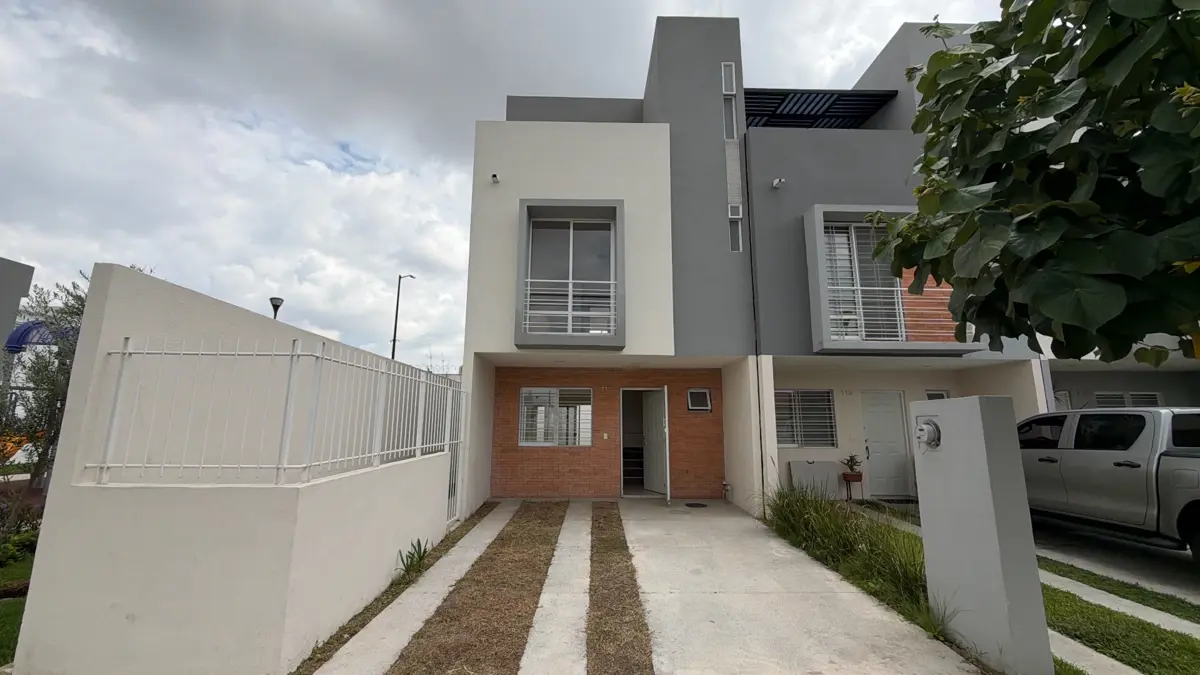 Casa en renta en Paseo de los Parques, San Pedro Tlaquepaque — foto 1 de 18