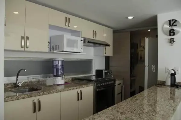 VENTA DE EXCELENTE DEPARTAMENTO AMUEBLADO EN CITY TOWERRS 2