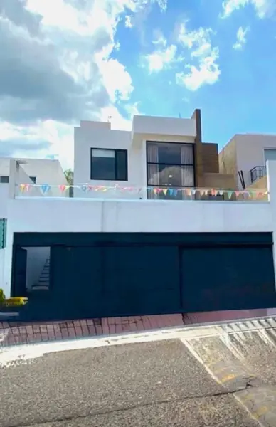 Casa en venta en REAL DE JURIQUILLA — foto 1 de 10