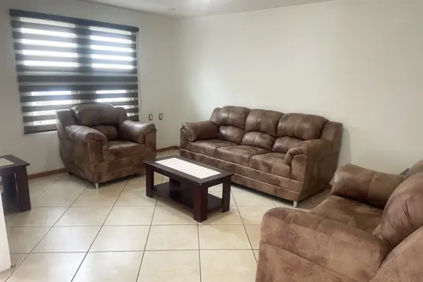 Casa en renta en Los Geranios, Saltillo — foto 3 de 19