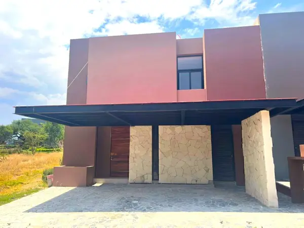 Casa en venta en ALTOZANO — foto 1 de 23