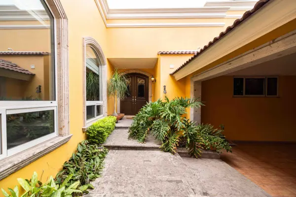 Casa de Una Planta en Venta Col. la Cima San Pedro Garza García — foto 1 de 33