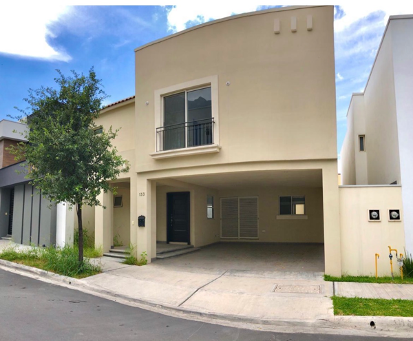 OFREZCO EN RENTA CASA EN BOSQUES DE LAS CUMBRES,