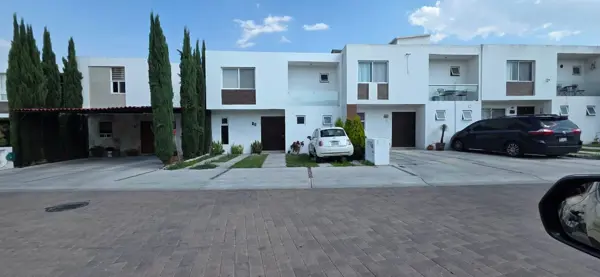 Casa en venta en Cañadas del Arroyo, Corregidora — foto 2 de 20