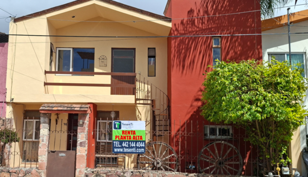 Apartamento en renta cerca de Av.  PLANTA ALTA Universidad en Querétaro, Zona El Retablo