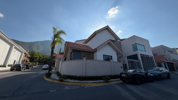 Casa en venta en Las Cumbres, Monterrey — foto 2 de 20