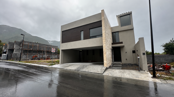VENTA RESIDENCIAL – Casa en Sienna Residencial