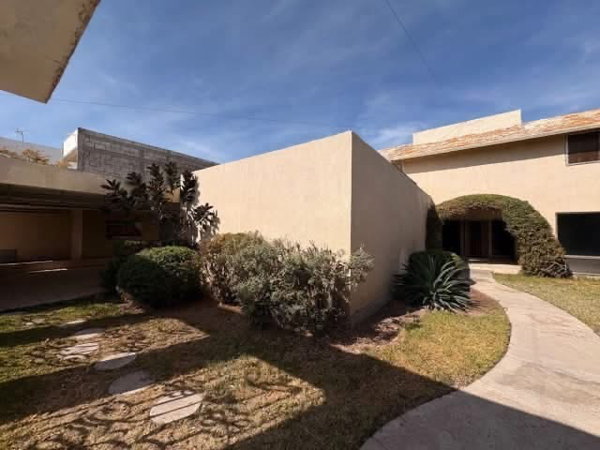 Casa en venta en Navarro, Torreón — foto 2 de 15