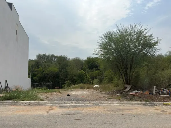 TERRENO EN VENTA AYSSO RESIDENCIAL ZONA CARRETERA NACIONAL SANTIAGO