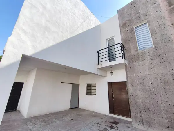 Casa en venta en Los Arrayanes, Gómez Palacio — foto 2 de 45