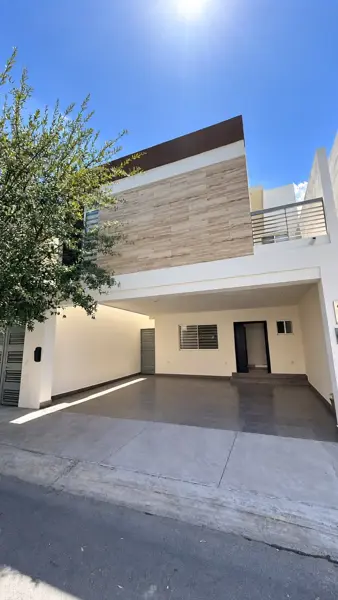 Casa en Renta con Excelente Ubicación en Puerta de Hierro