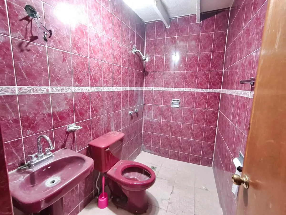 Vista 4 de Casa en VENTA, pleno Centro de Gómez, zona comercial (SOLO DE CONTADO)