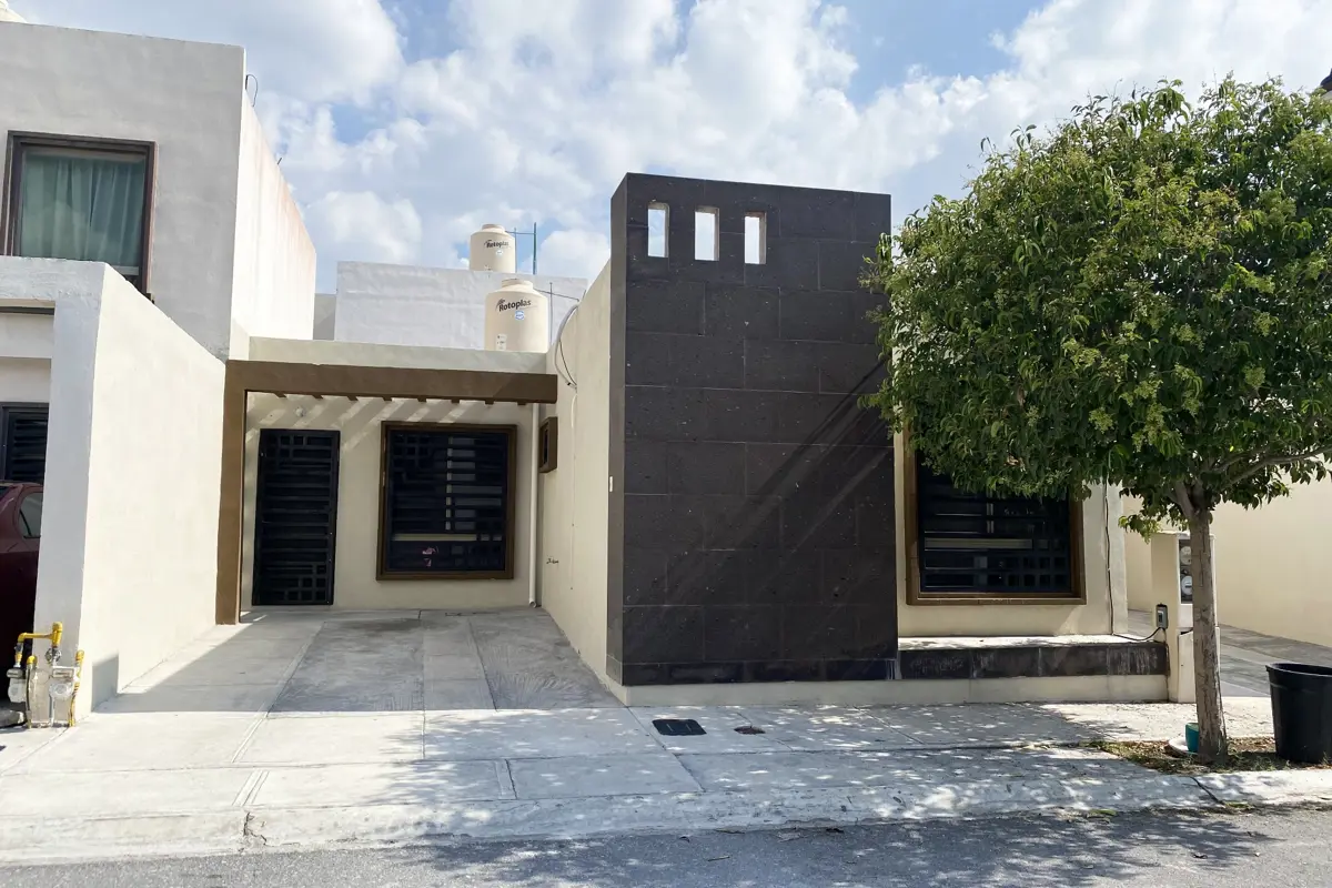 Casa en renta en Valle del Oriente, Arteaga — foto 1 de 17