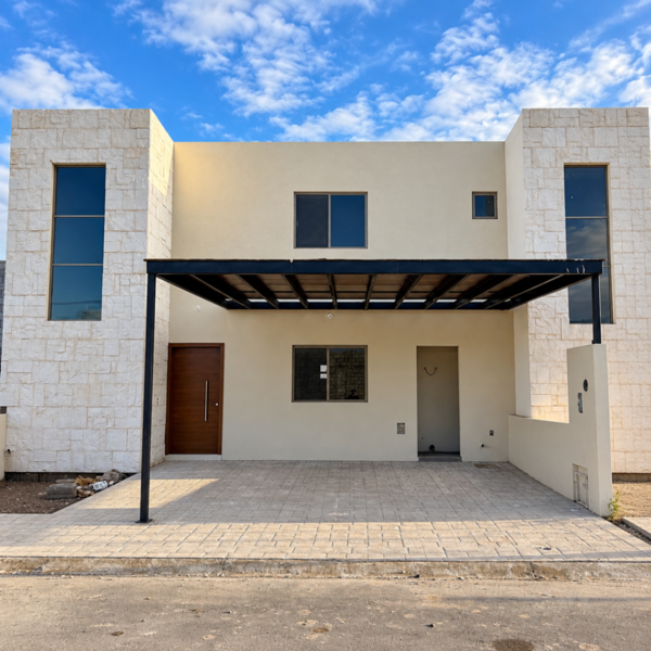 Casa en Venta en Viñedos | 4 Recámaras | Recámara en Planta Baja |
