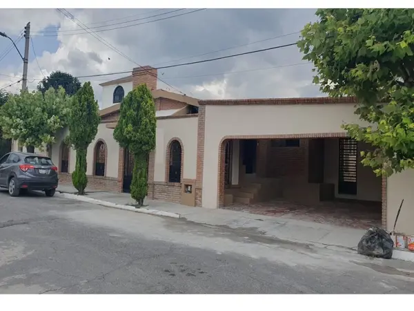 Casa en Renta al Sur de Saltillo. De 1 nivel con 4 habitaciones..