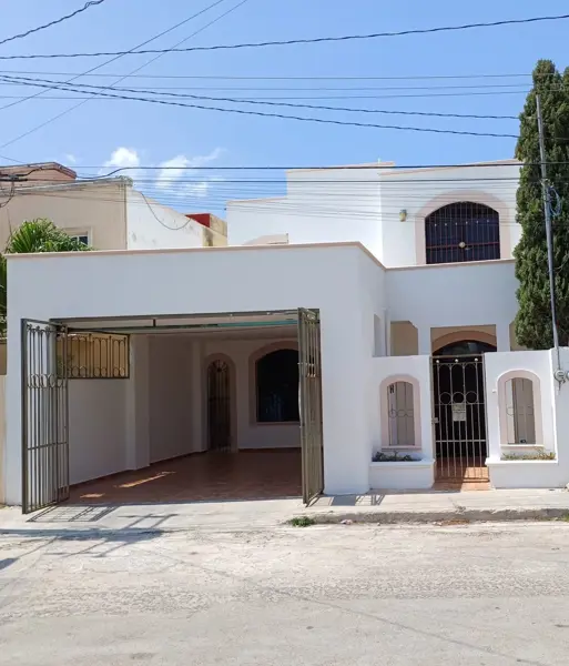 CASA EN VENTA – AMPLIA, FUNCIONAL Y CON 5 RECÁMARAS
