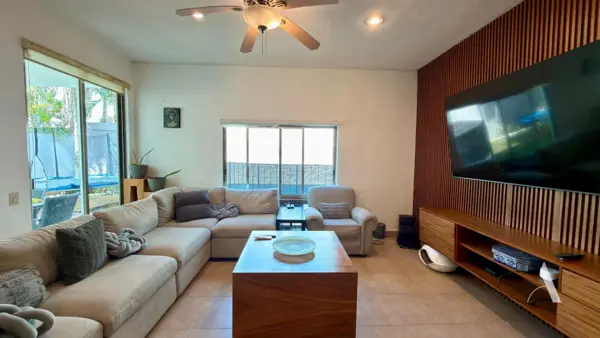 Casa en Venta o Renta en SM 12 Cancún: Ubicación Privilegiada y Amplias Amenidades