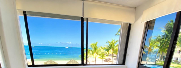Departamento en venta  a pie de playa con vista al mar en Zona Hotelera, Cancún,