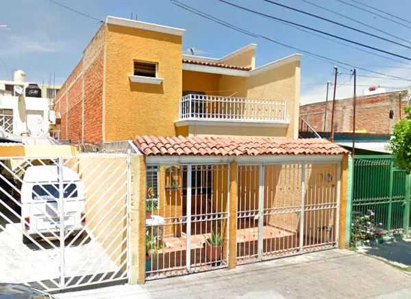 Casa en remate bancario en San Miguel de Huentitán El Alto, Guadalajara