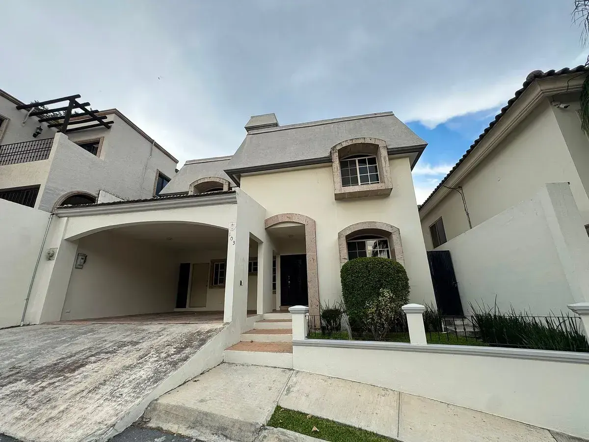 Casa en renta en Lomas de San Agustín 1er. Sector, San Pedro Garza García — foto 1 de 17