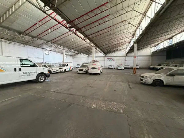 se renta bodega en Naucalpan cerca de periférico y metro toreo
