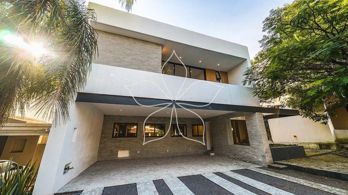Casa en venta en Lomas Del Bosque, Zapopan — foto 1 de 35