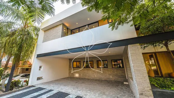 Casa en venta en Lomas Del Bosque, Zapopan — foto 2 de 35