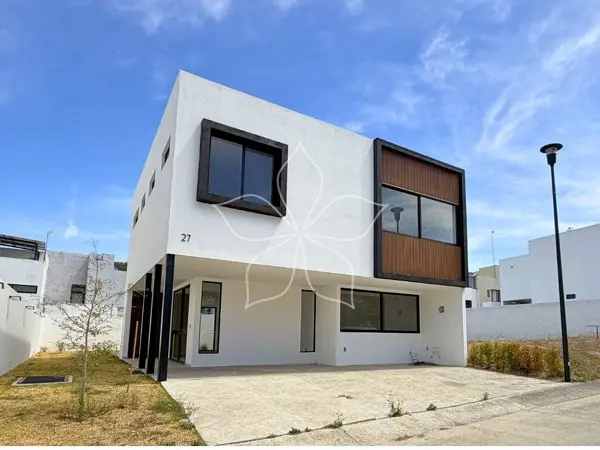 Residencia en Venta los Robles, Jal, Zapopan. — foto 1 de 42