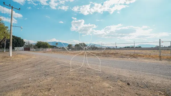 Terreno en venta en Santa Rosa (La Hacienda de Santa Rosa), Ixtlahuacán de los Membrillos — foto 2 de 18