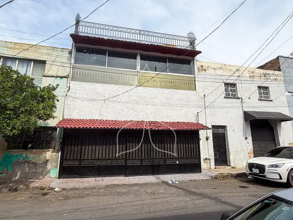 Propiedad en Venta Ideal para Oficina o Uso Comercial, Colonia la Perla, Gdl. — foto 1 de 19