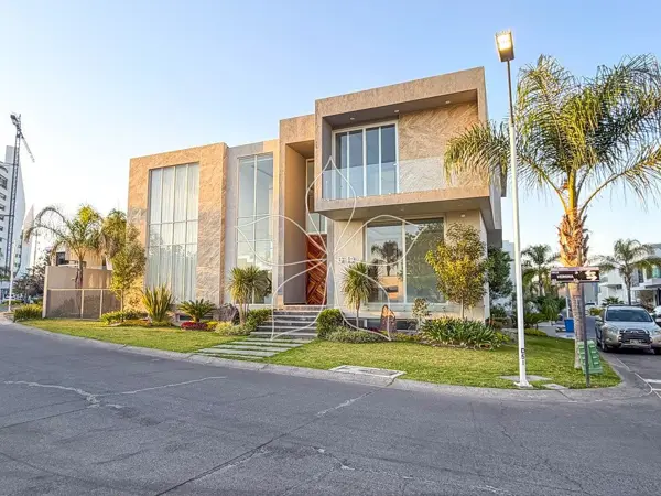 Casa en venta en Villa Verona, Zapopan — foto 2 de 45