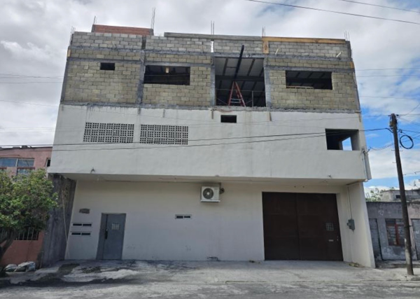 Bodega en RENTA cerca de Gonzalitos y Lincoln — $43,000 MXN