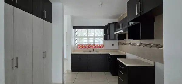 Renta Casa Priv. Plaza Armillita