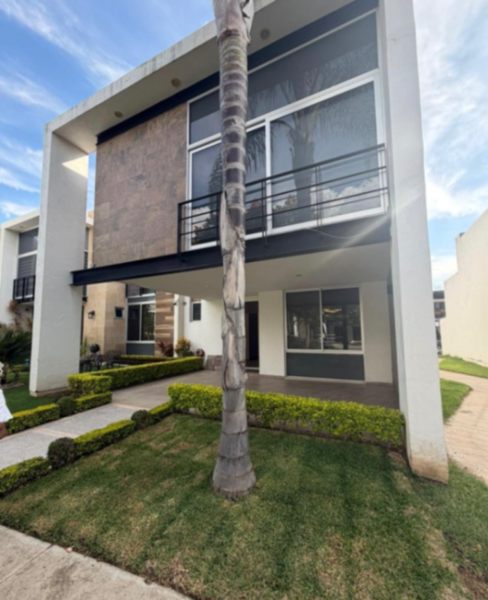 Casa en renta en Soberna Residencial 3 recámaras
