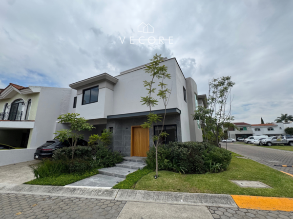 Casa en venta en Virreyes Residencial, Zapopan, Jalisco