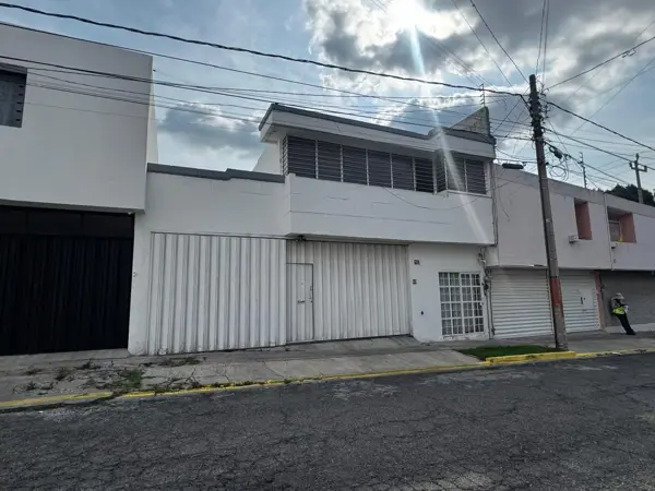 CASA EN RENTA ADAPTADA PARA OFICINAS EN EL MIRADOR. PUEBLA