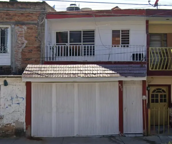 Casa en Venta en Col. San Vicente - ¡Excelente Ubicación en Guadalajara!