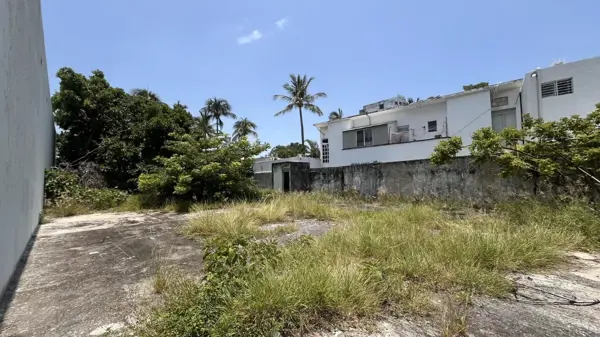 VENDO TERRENO SOBRE AVENIDA PRINCIPAL EN BOCA DEL RIO