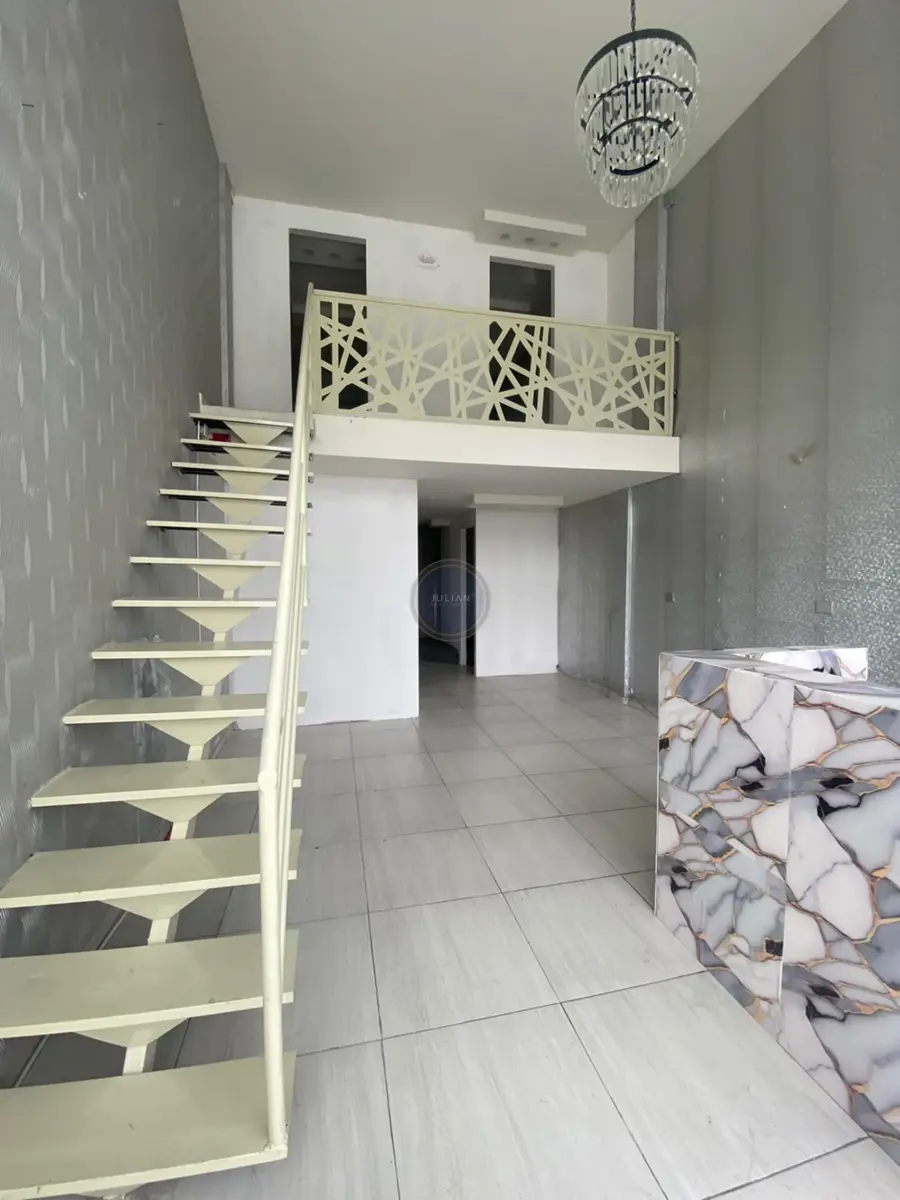 Local en renta en Colinas de San Jerónimo, Monterrey — foto 1 de 3