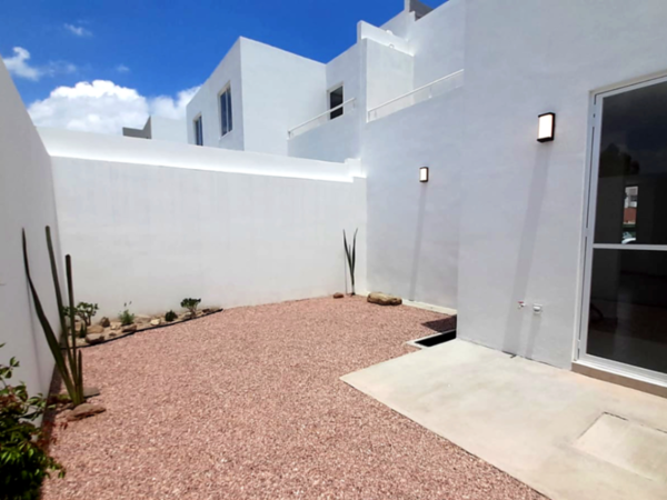 Casa semiamueblada en renta | 2 recámaras, 3 baños | Lomas de Angelópolis |Parque Kassia