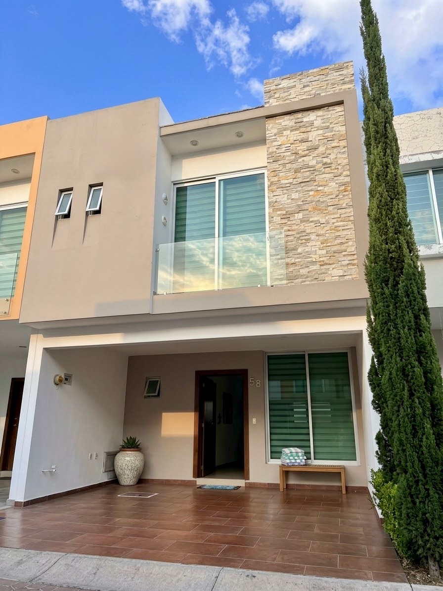 Casa en venta en Real de Valdepeñas II, Zapopan — foto 1 de 24