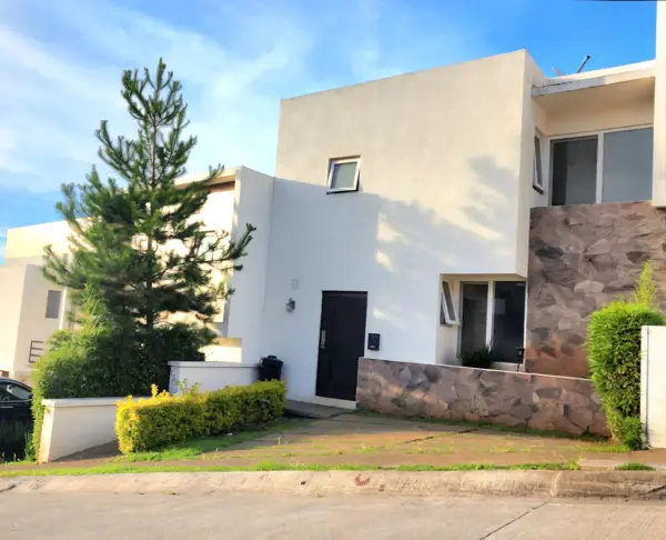 Casa en venta en Bosque Monarca, Morelia — foto 2 de 8