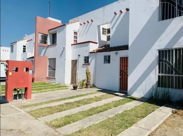 Excelente casa en venta Circuito de los Abedules Altus Bosques Tlajomulco de Zuñiga Jalisco AARR