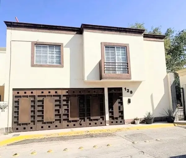 Casa en Venta con Alberca + Departamento Independiente — foto 1 de 26