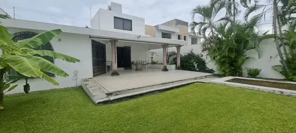 Bonita Casa Sola de Un Nivel 3 Recamaras , 3 Baños, Bonita Terraza, Jardin, 2 Est. Techados. — foto 1 de 12