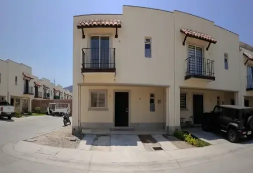 Casa en Remate con 3 Recámaras en Residencial Alta California, Tlajomulco de Zúñiga