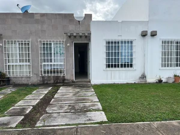 Casa en RENTA en Fracc. Viñedos, Querétaro, Qro.