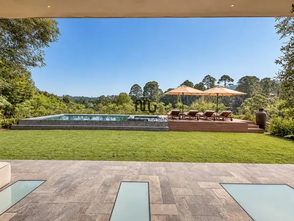 Casa en venta en Avandaro, Valle de Bravo — foto 2 de 47